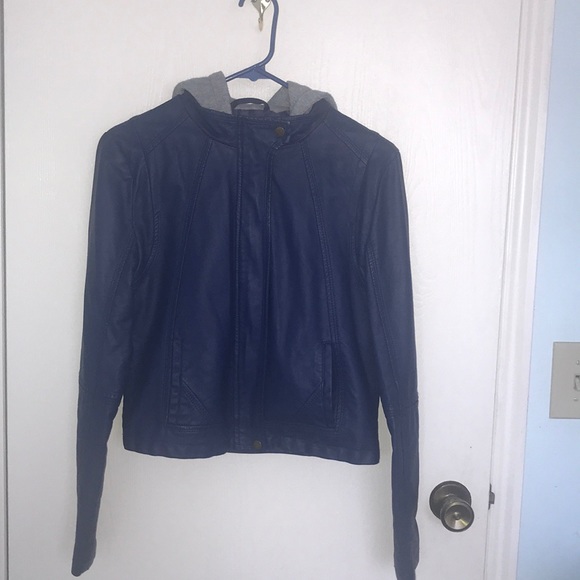 Leather jacket - Picture 1 of 3